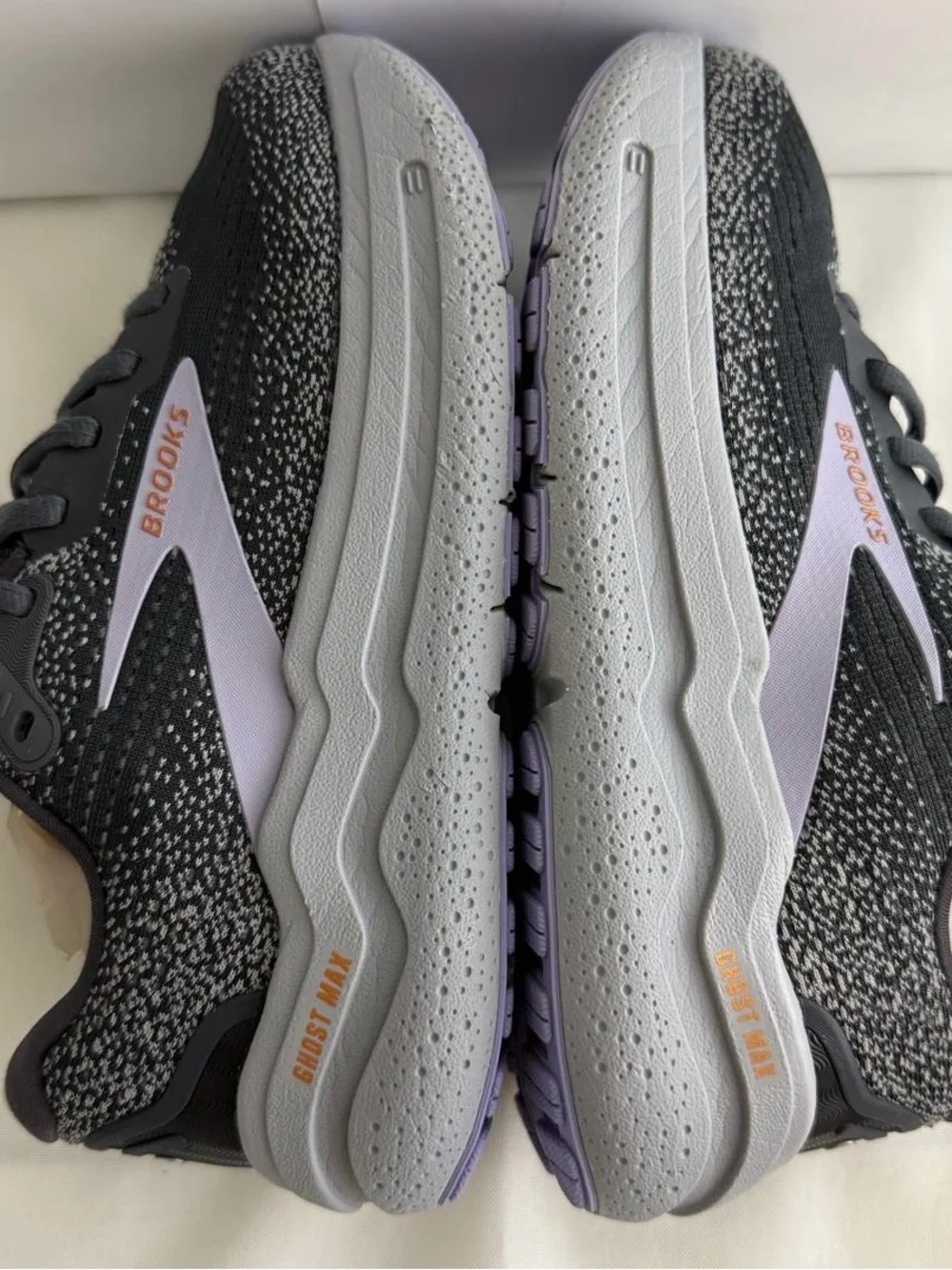 Brooks Ghost Max 2 Shoes Womens 6 D /Wide Gray Athletic Running Gym Sneakers